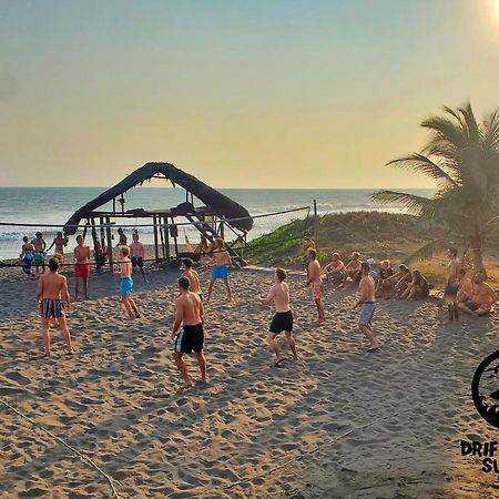 The Driftwood Surfer Beachfront Hostel / Restaurant / Bar, El Paredon El Paredon Buena Vista Ngoại thất bức ảnh